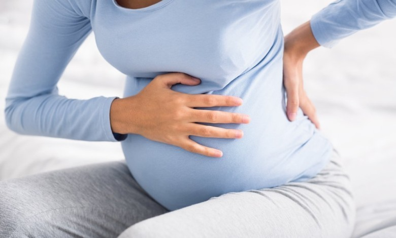 ألم الجنب الأيمن للحامل ونوع الجنين