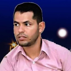 الكاتب احمد خالد